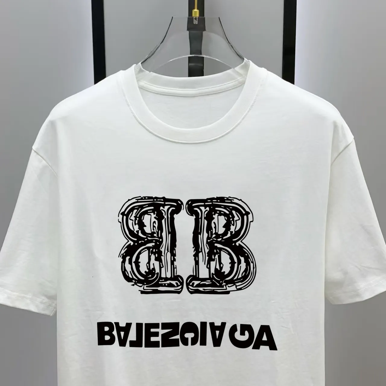 # 2026 New Arrival New Arrival T Premium ！ logo Premium 250 . . . . . ！ ！ ：Black。White！ Sizes： S M L XL XXL ：50 52 55 58 61 ：69 71 73 75 77 ：48 50 53 56 58 ：22 22.5 23 23.5 24 ， 1-3CM